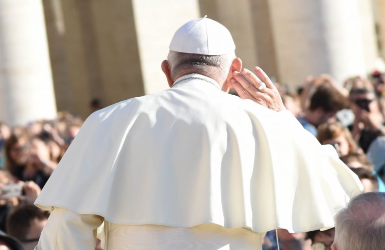 Papa Francesco: la Giornata delle comunicazioni sociali 2022 sul tema “Ascoltate!”