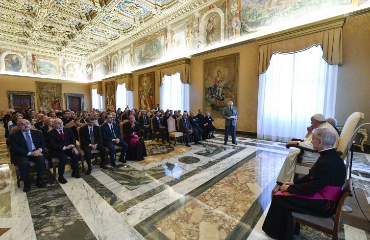 WeCa invitata all’Udienza di Papa Francesco al Copercom: «lo stupore contro l’abitudine ripetitiva e l’autoreferenzialità»