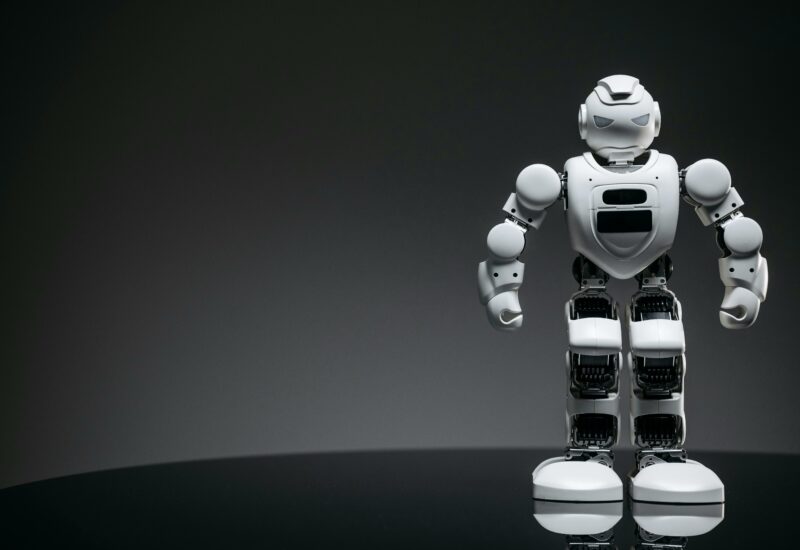 «Incontro e comunità per non essere dominati dall’Intelligenza artificiale»