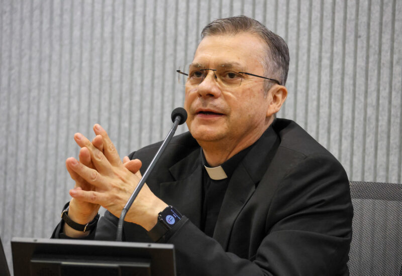Mons. Lucio Ruiz ad #ECIC30 spiega Magnifica Humanitas: «Non è un documento sull’IA, ma sulla persona umana»