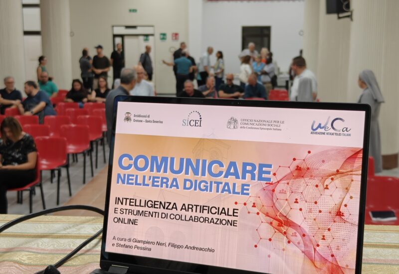 Intelligenza artificiale e comunicazione ecclesiale: WeCa in campo a Crotone per formare chi comunica in diocesi