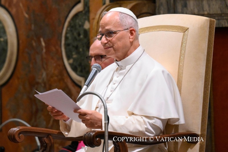 Leone XIV: «Chiedere prudenza sull’IA non significa essere contro il progresso»