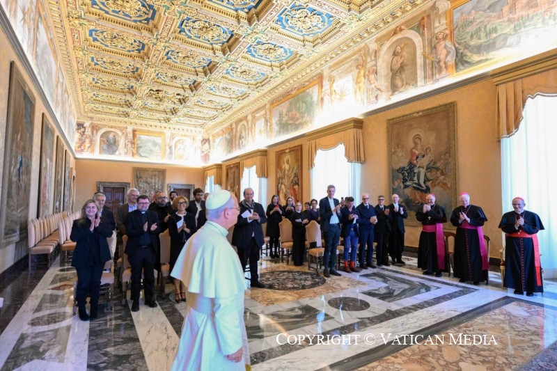 Leone XIV agli artisti: «Agli algoritmi manca la scintilla dell’umano»